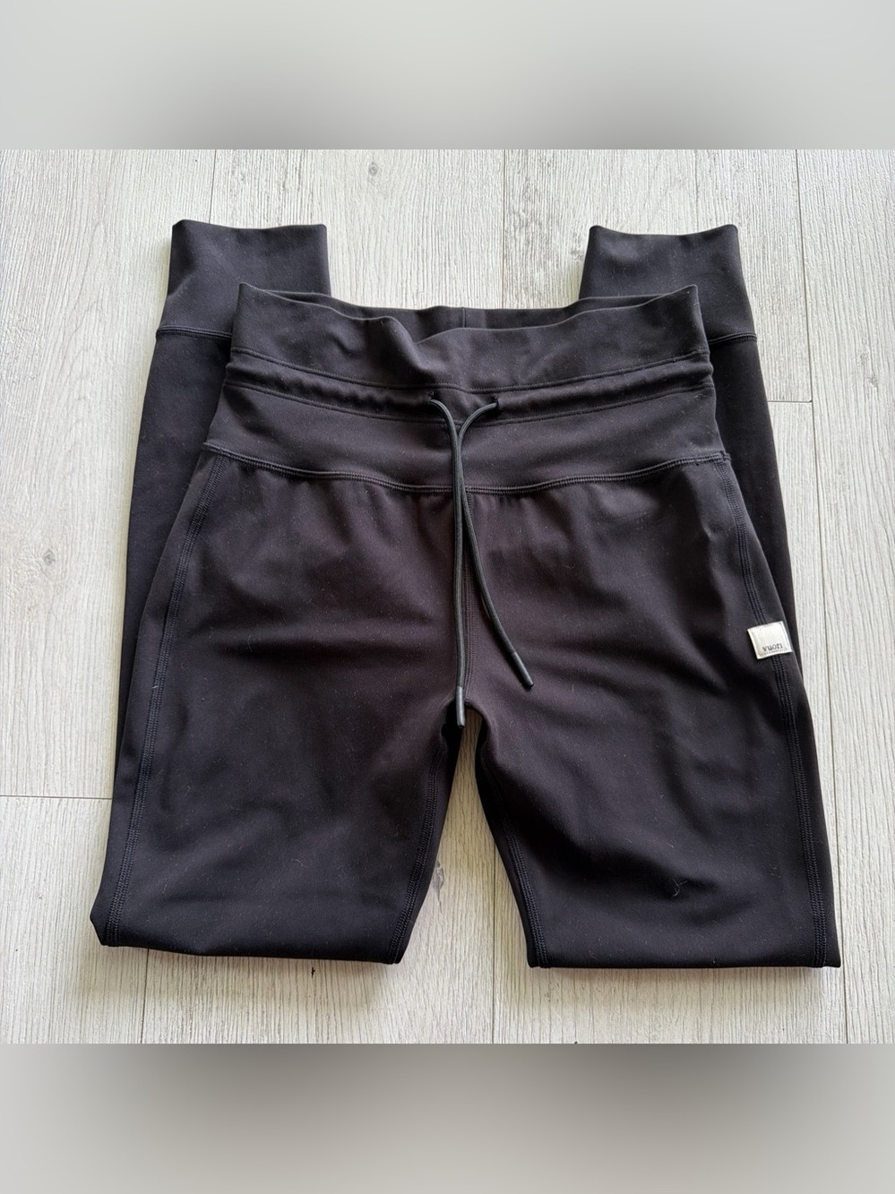 Vuori Black High-Waist Drawstring Leggings